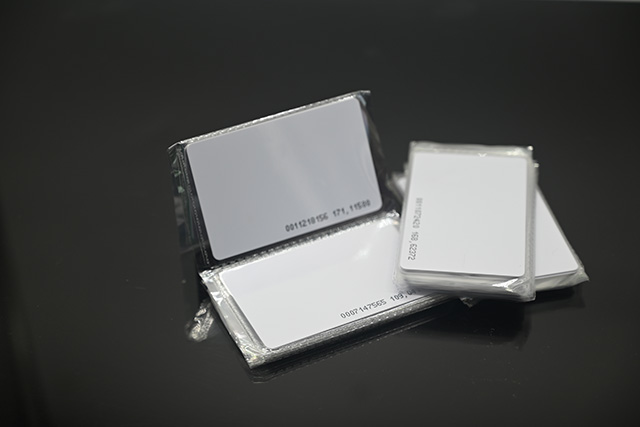 PVC卡制作常用3種材料！